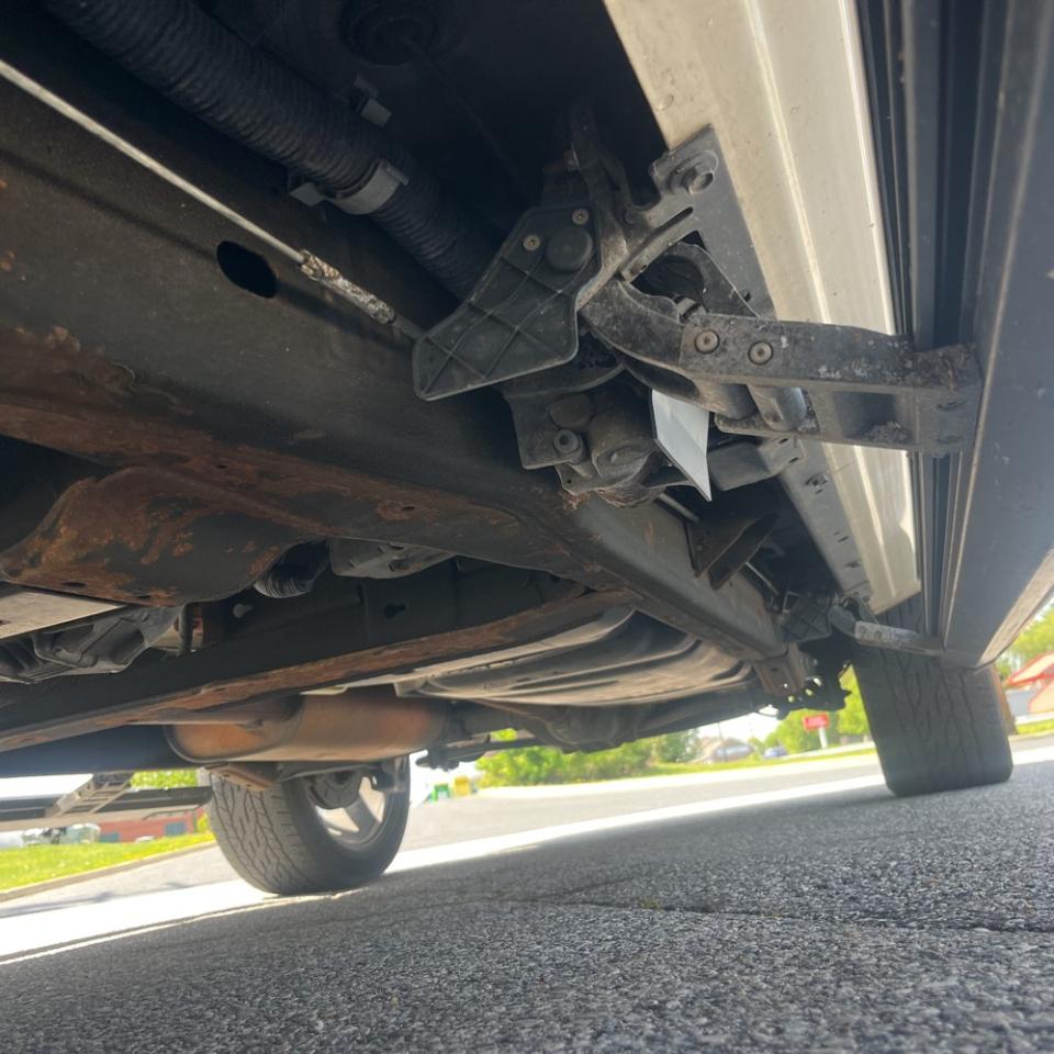 Cadillac Escalade ESV AWD 4dr Platinum Edition 2011