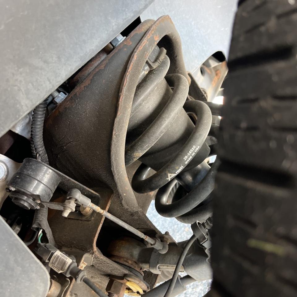 Cadillac Escalade ESV AWD 4dr Platinum Edition 2011