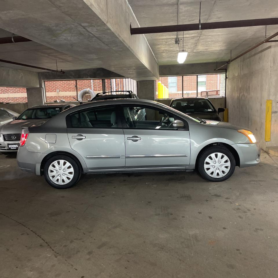 Nissan Sentra 4dr Sdn I4 CVT 2.0 S 2012