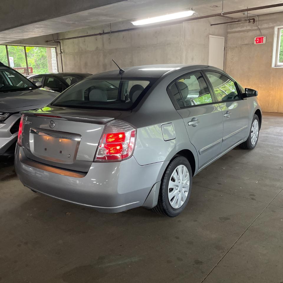 Nissan Sentra 4dr Sdn I4 CVT 2.0 S 2012