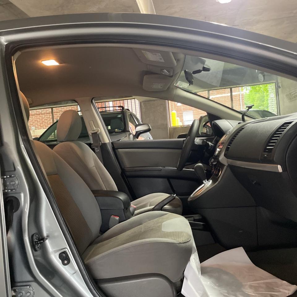 Nissan Sentra 4dr Sdn I4 CVT 2.0 S 2012