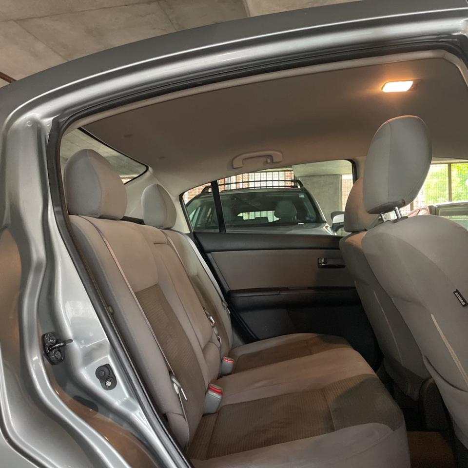 Nissan Sentra 4dr Sdn I4 CVT 2.0 S 2012