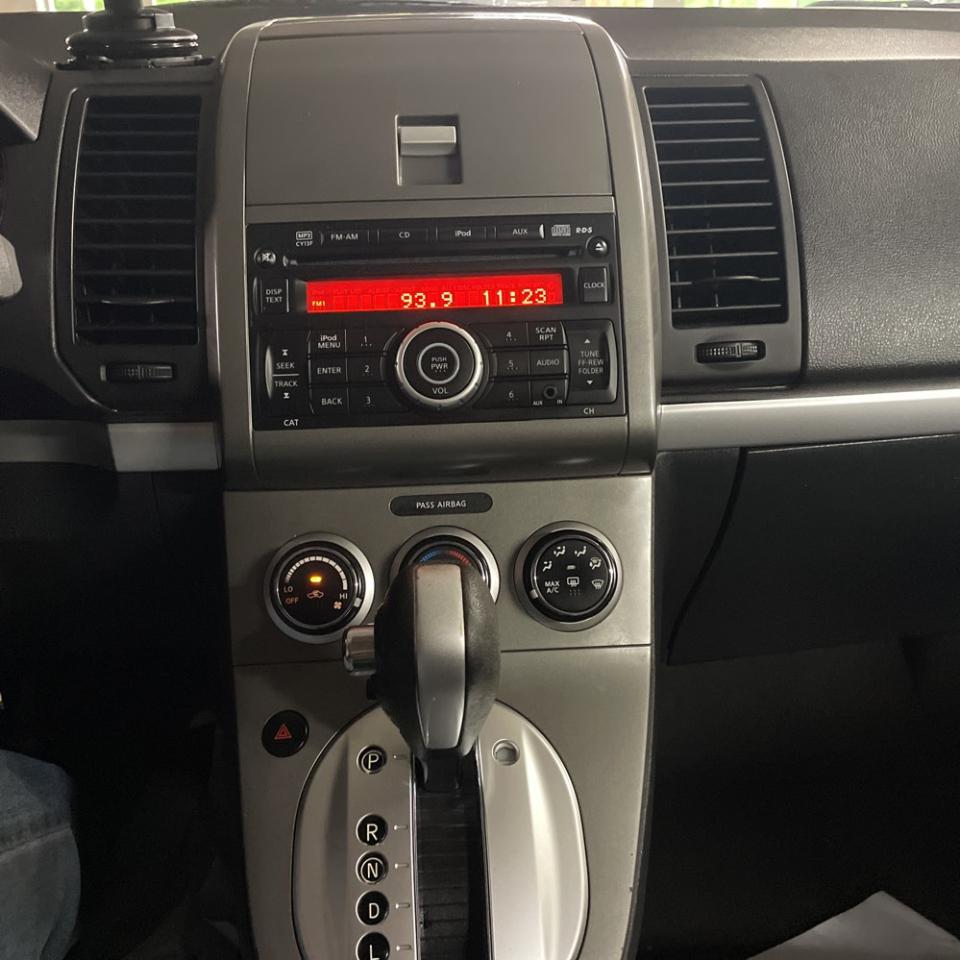 Nissan Sentra 4dr Sdn I4 CVT 2.0 S 2012