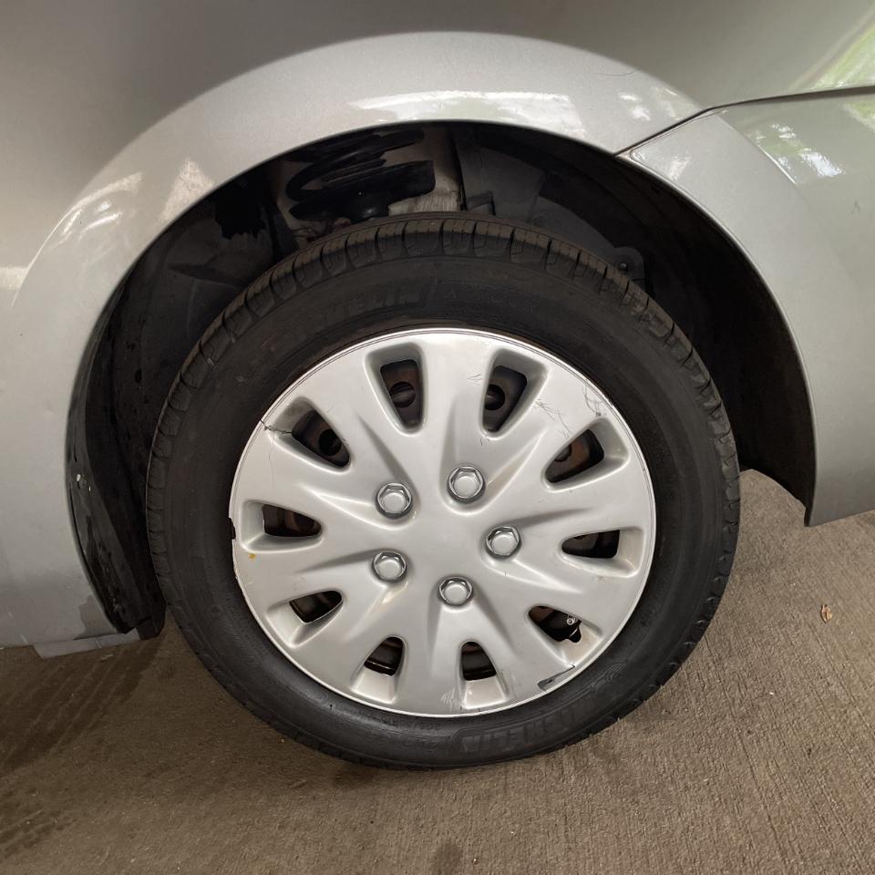 Nissan Sentra 4dr Sdn I4 CVT 2.0 S 2012