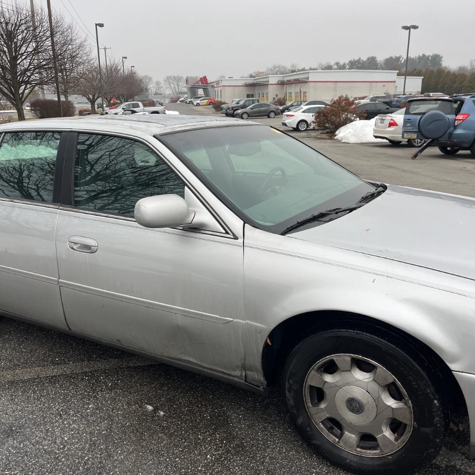 Cadillac DeVille 4dr Sdn 2002