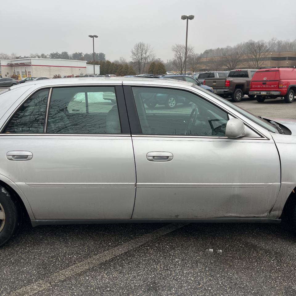 Cadillac DeVille 4dr Sdn 2002