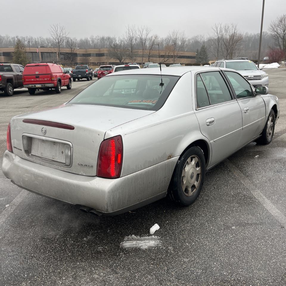 Cadillac DeVille 4dr Sdn 2002