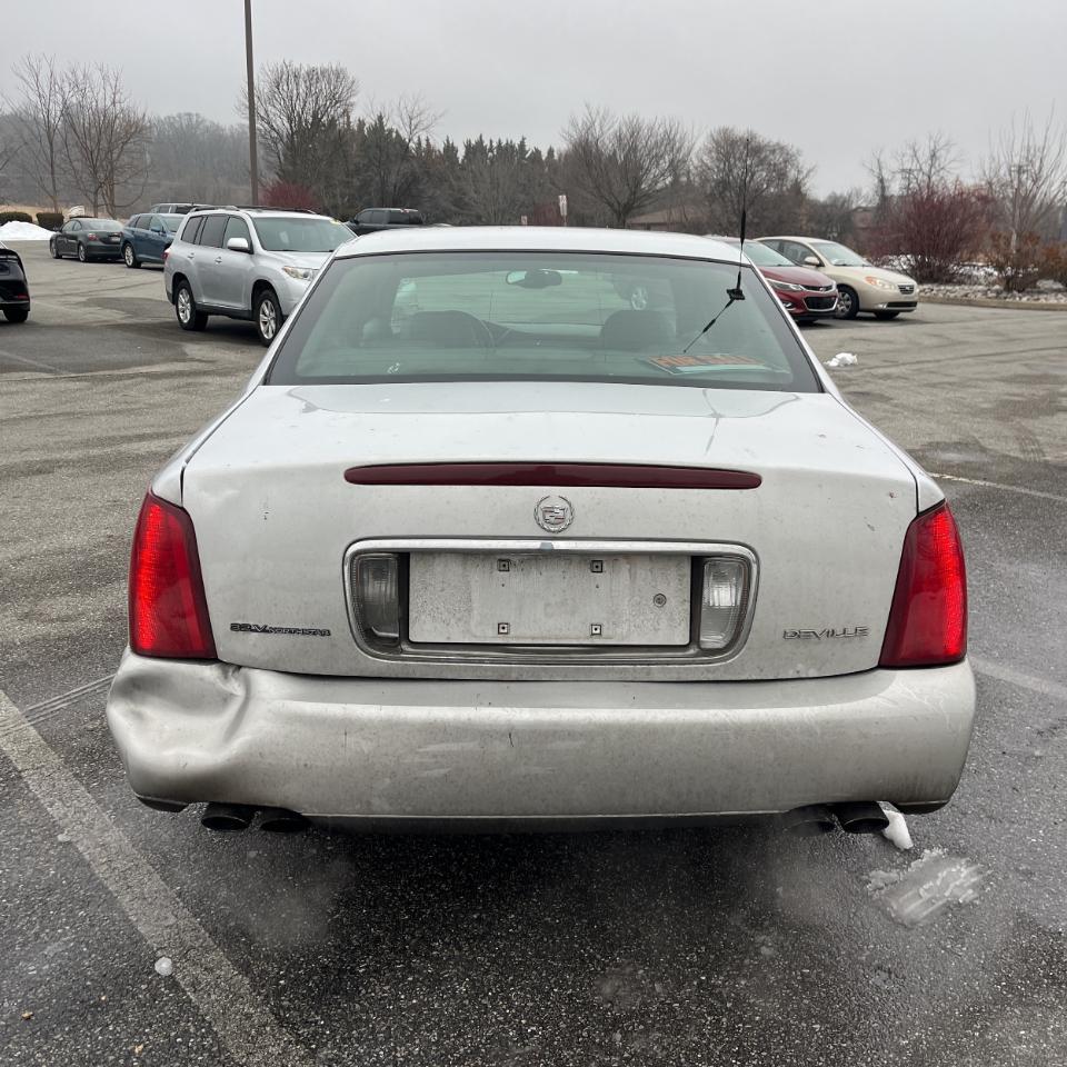 Cadillac DeVille 4dr Sdn 2002