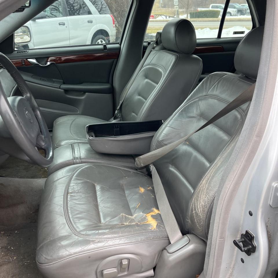 Cadillac DeVille 4dr Sdn 2002