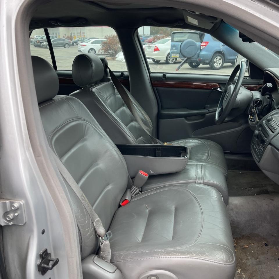 Cadillac DeVille 4dr Sdn 2002