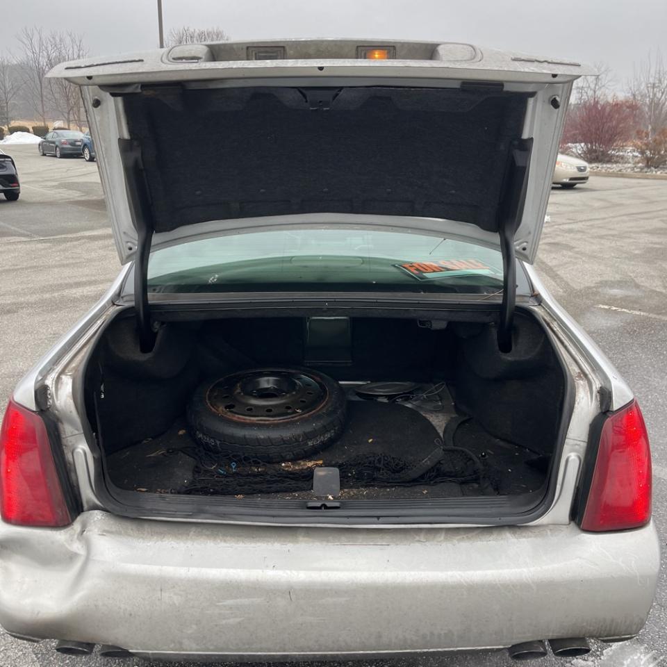 Cadillac DeVille 4dr Sdn 2002