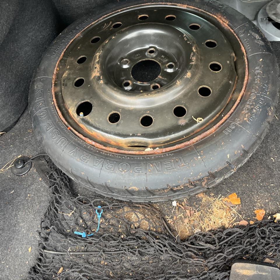 Cadillac DeVille 4dr Sdn 2002