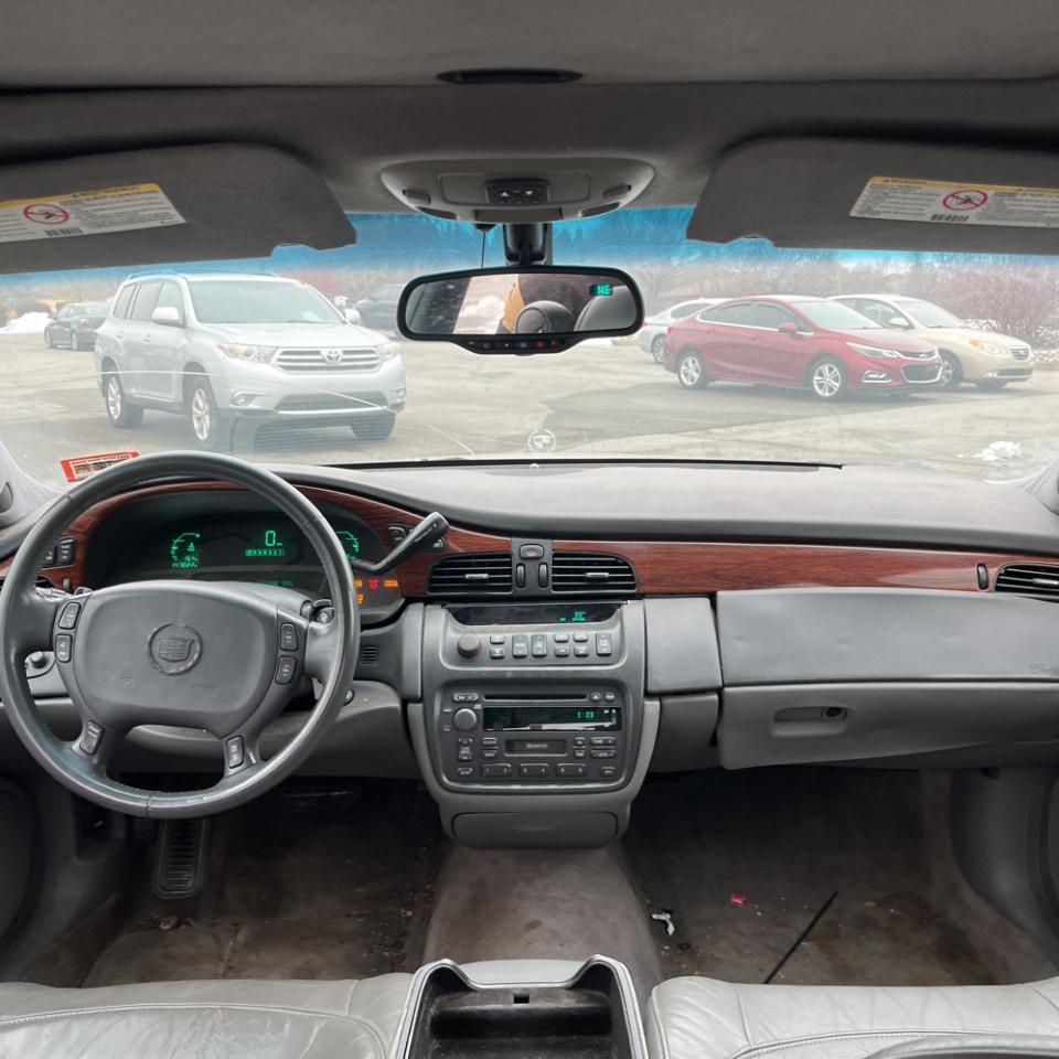 Cadillac DeVille 4dr Sdn 2002