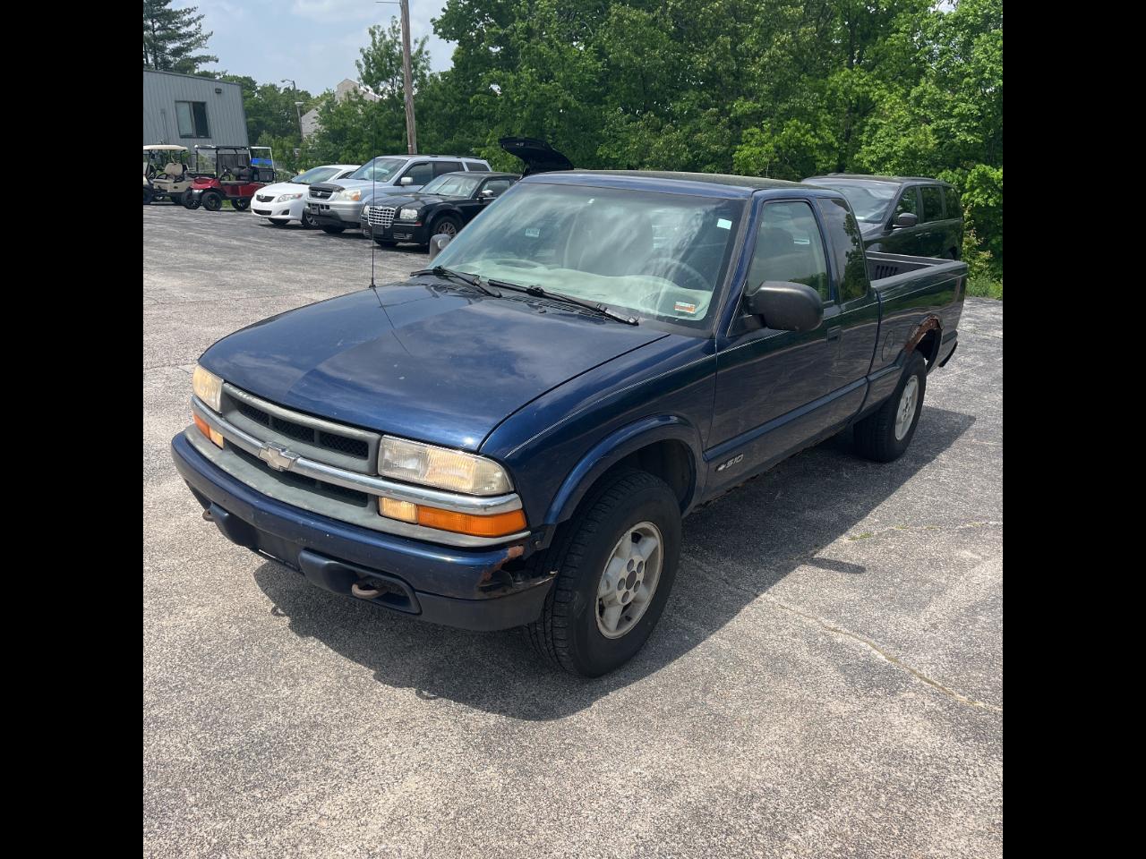 Chevrolet S-10 Ext Cab 123" WB 4WD LS 1999