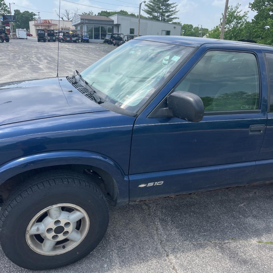 Chevrolet S-10 Ext Cab 123" WB 4WD LS 1999