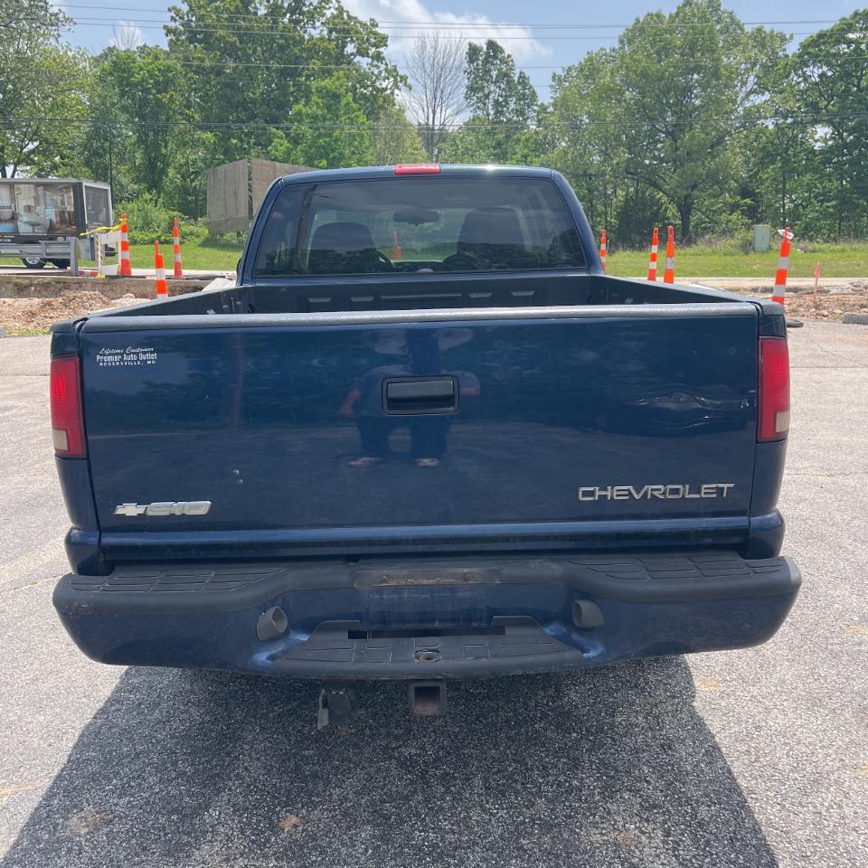 Chevrolet S-10 Ext Cab 123" WB 4WD LS 1999
