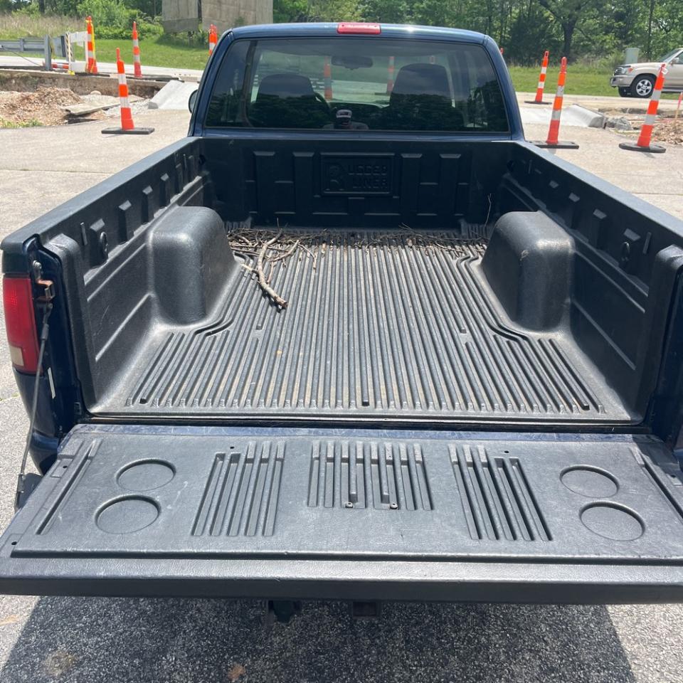 Chevrolet S-10 Ext Cab 123" WB 4WD LS 1999