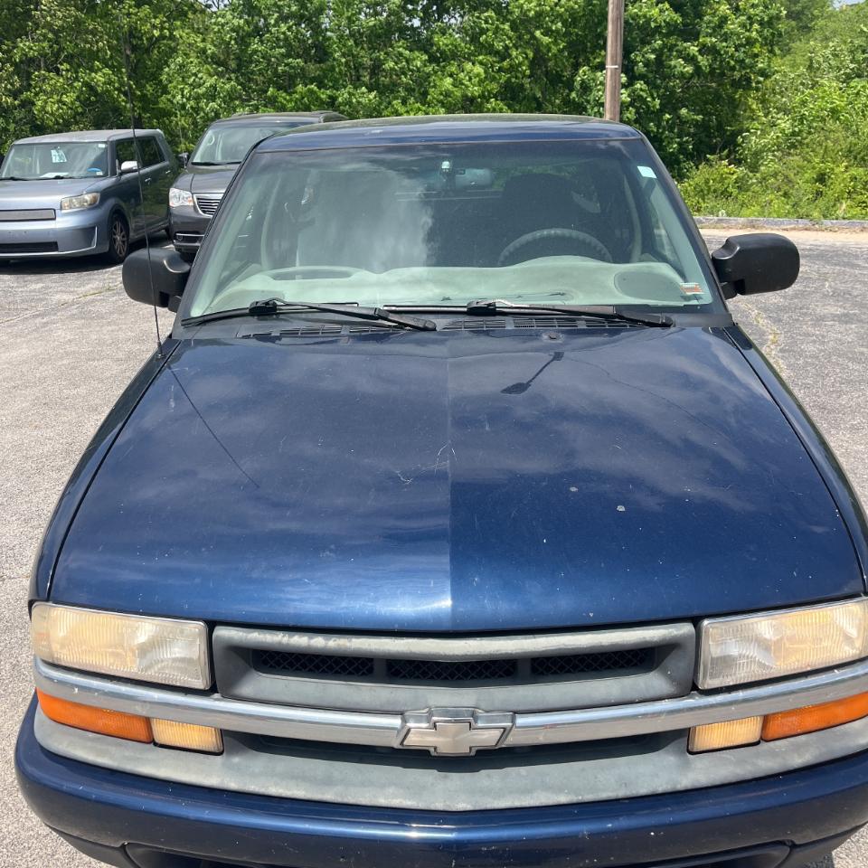 Chevrolet S-10 Ext Cab 123" WB 4WD LS 1999