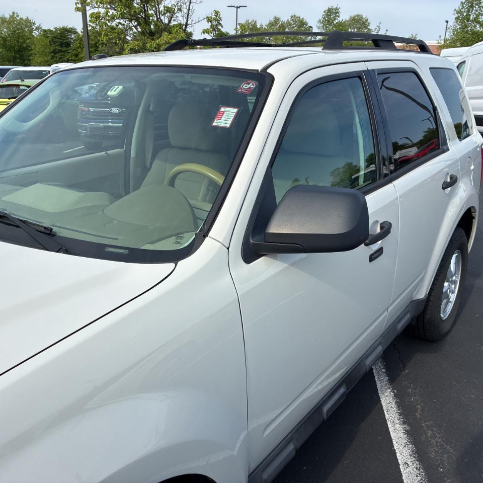 Ford Escape 4WD 4dr XLT 2010
