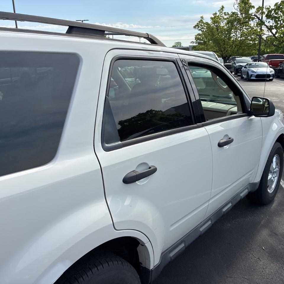 Ford Escape 4WD 4dr XLT 2010
