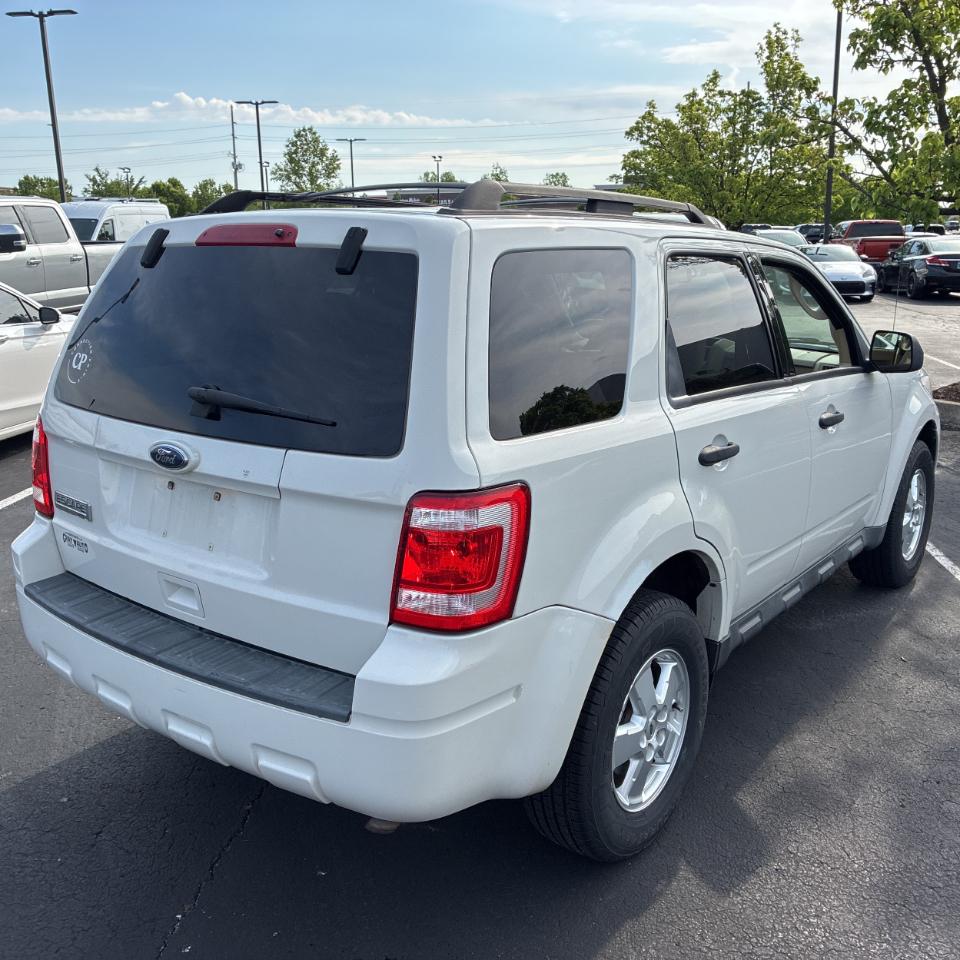 Ford Escape 4WD 4dr XLT 2010