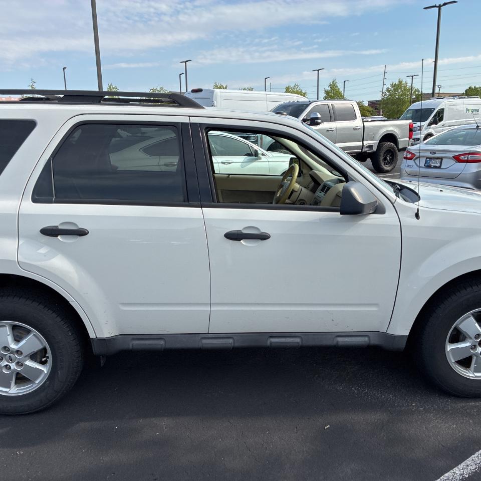 Ford Escape 4WD 4dr XLT 2010