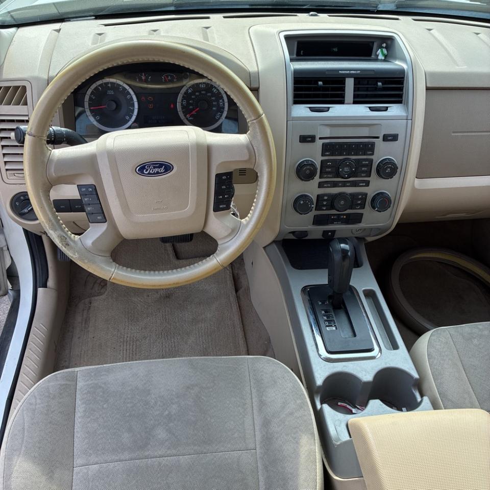 Ford Escape 4WD 4dr XLT 2010