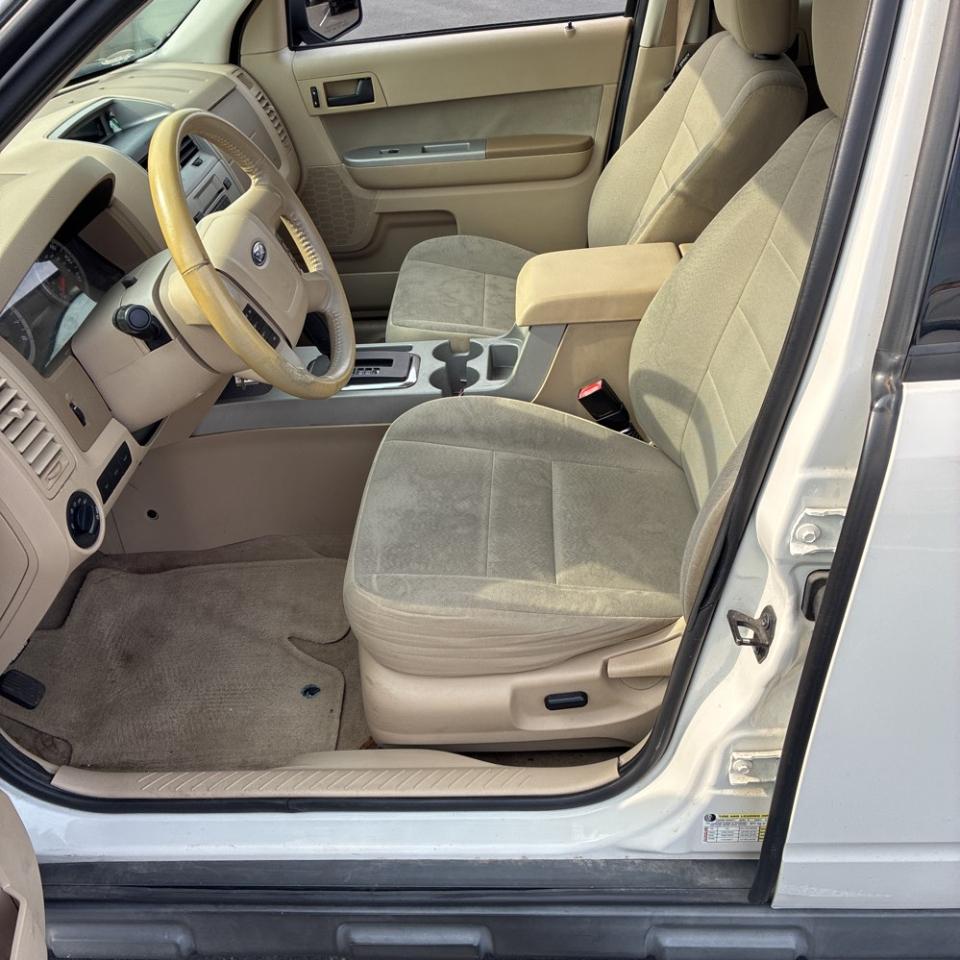 Ford Escape 4WD 4dr XLT 2010