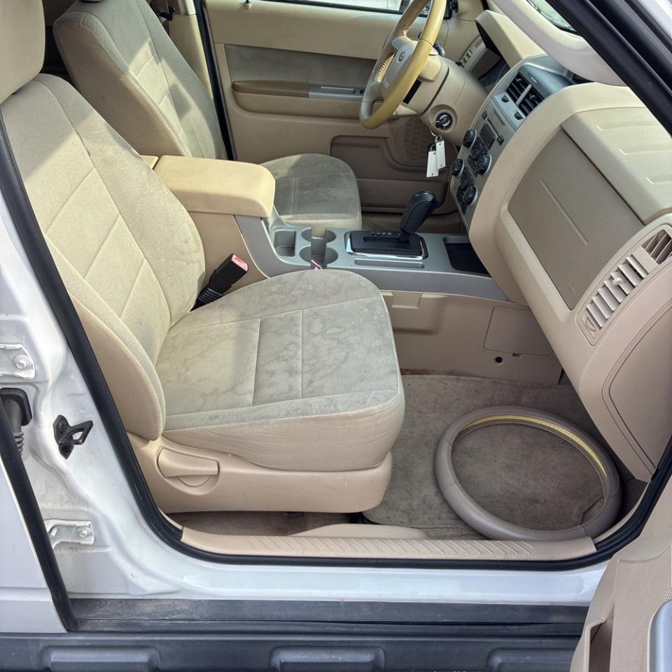 Ford Escape 4WD 4dr XLT 2010