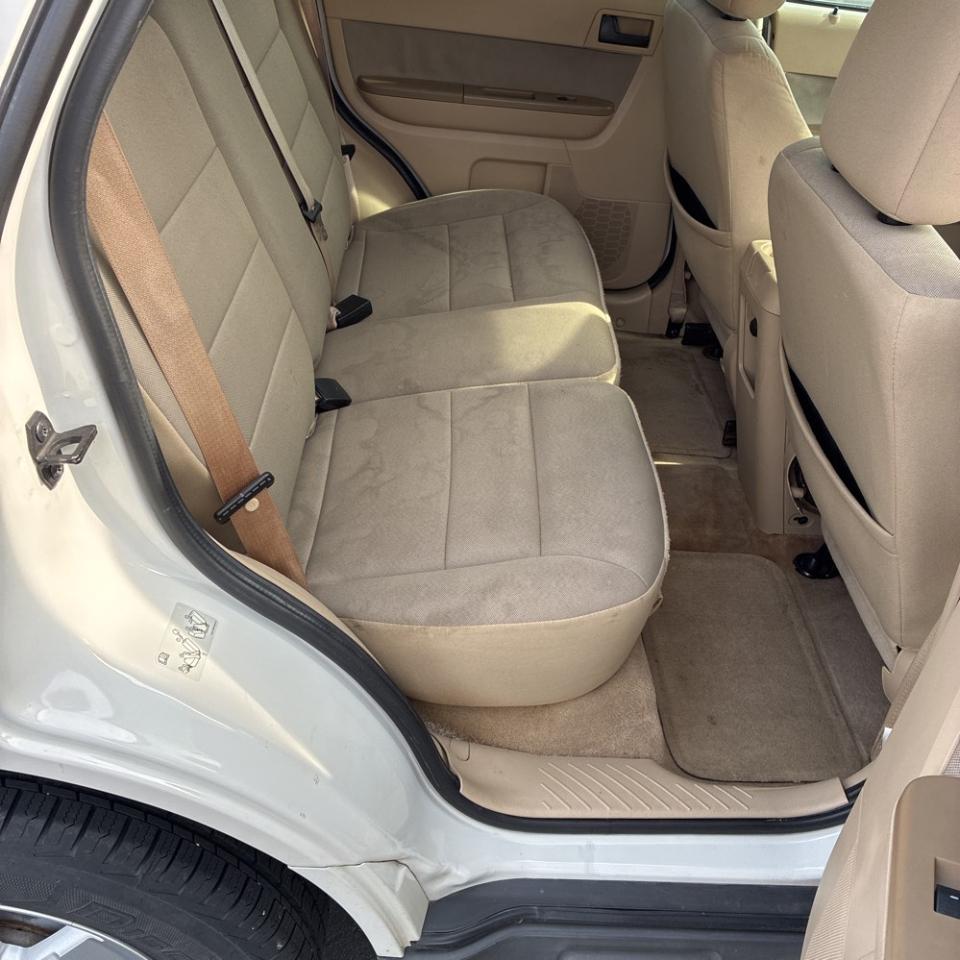 Ford Escape 4WD 4dr XLT 2010
