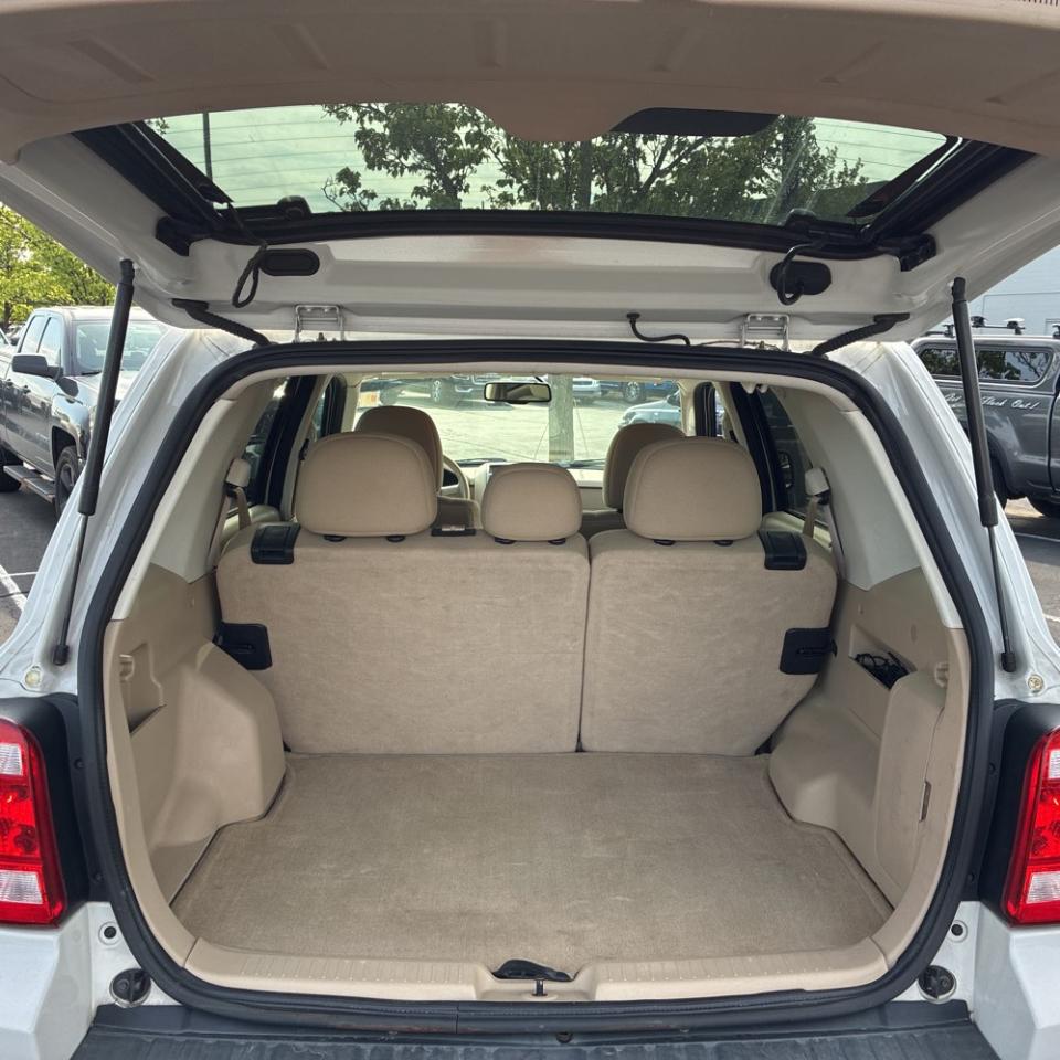 Ford Escape 4WD 4dr XLT 2010