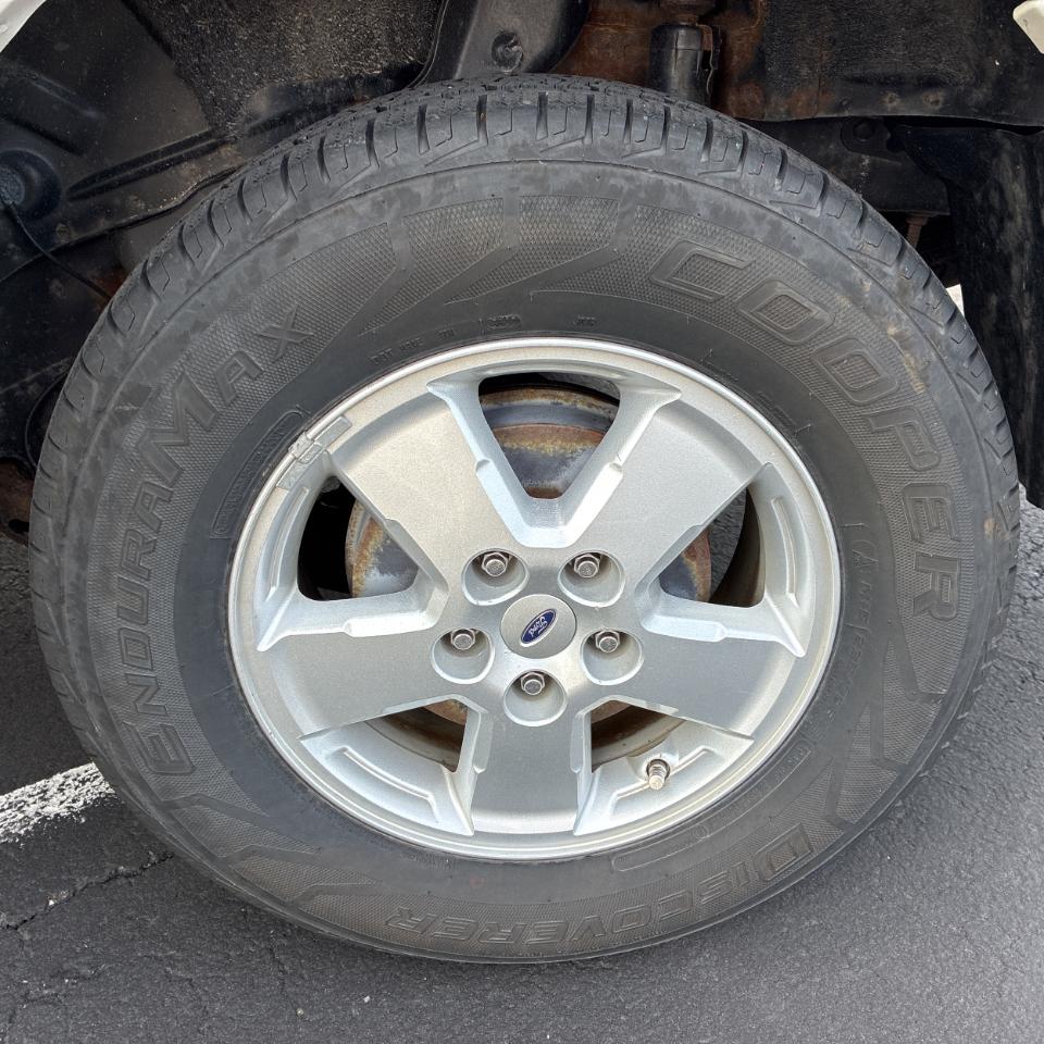 Ford Escape 4WD 4dr XLT 2010