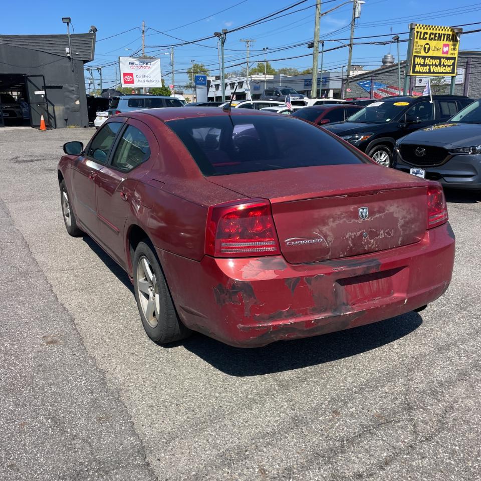 Dodge Charger 4dr Sdn RWD 2008