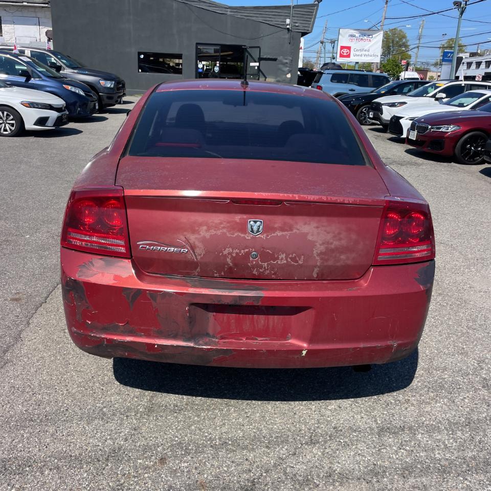 Dodge Charger 4dr Sdn RWD 2008