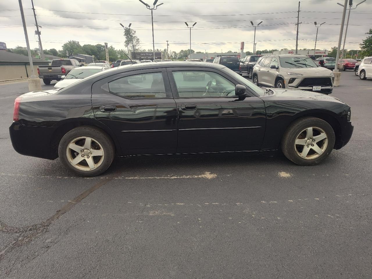 Dodge Charger 4dr Sdn RWD 2008