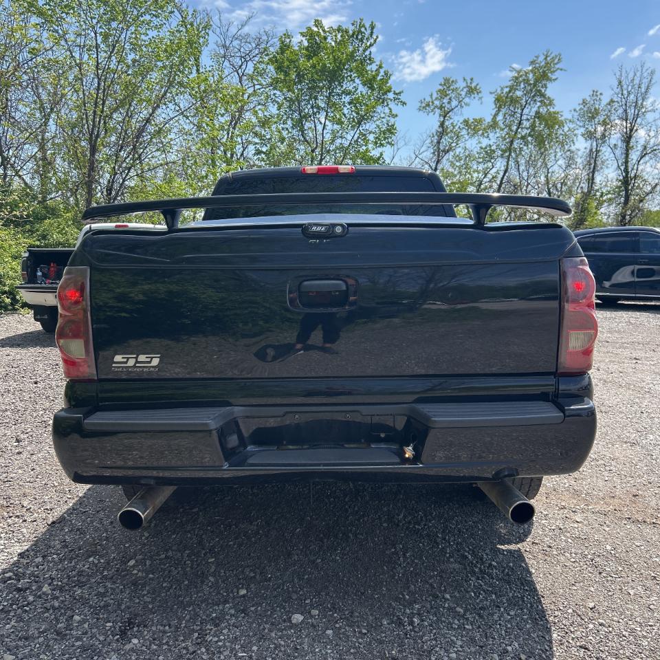 Chevrolet Silverado SS Ext Cab 143.5" WB 2003