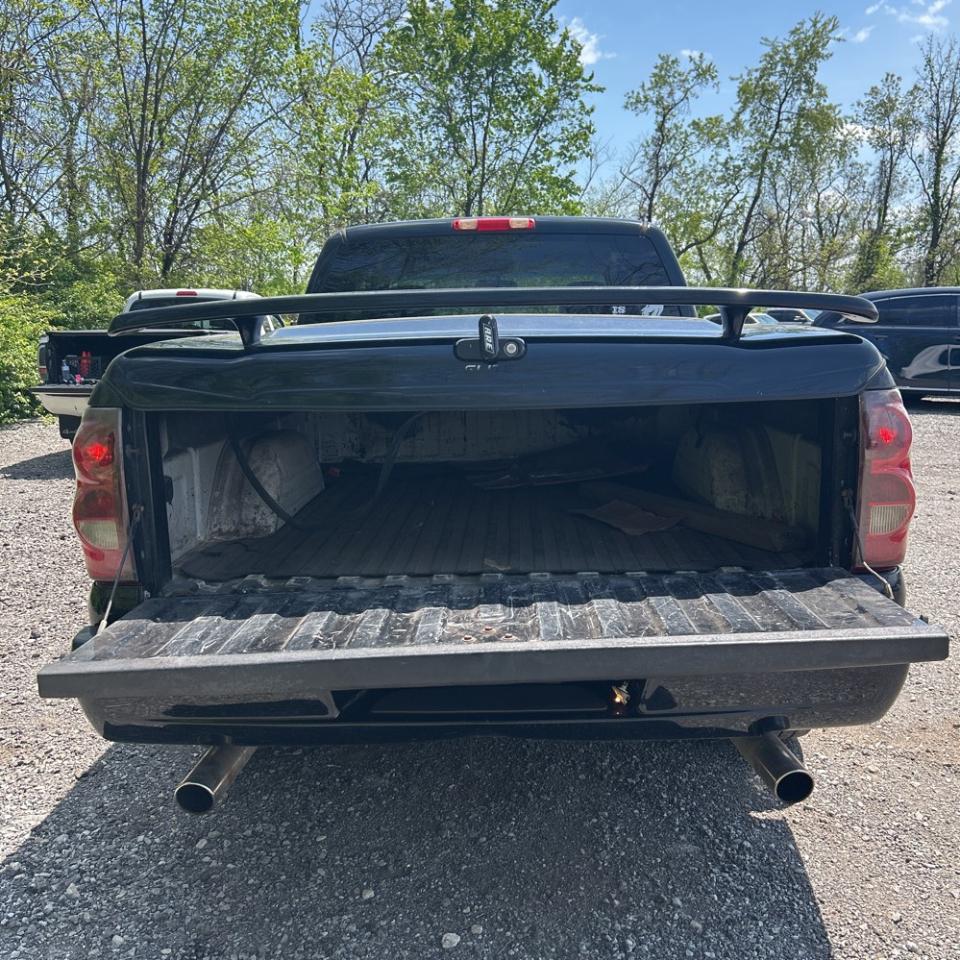 Chevrolet Silverado SS Ext Cab 143.5" WB 2003