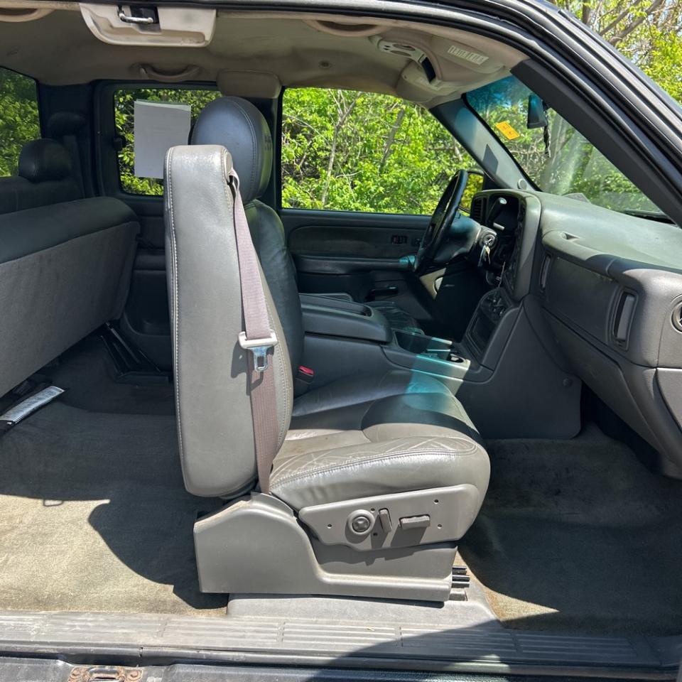 Chevrolet Silverado SS Ext Cab 143.5" WB 2003