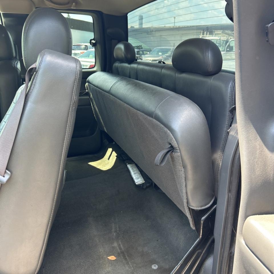 Chevrolet Silverado SS Ext Cab 143.5" WB 2003