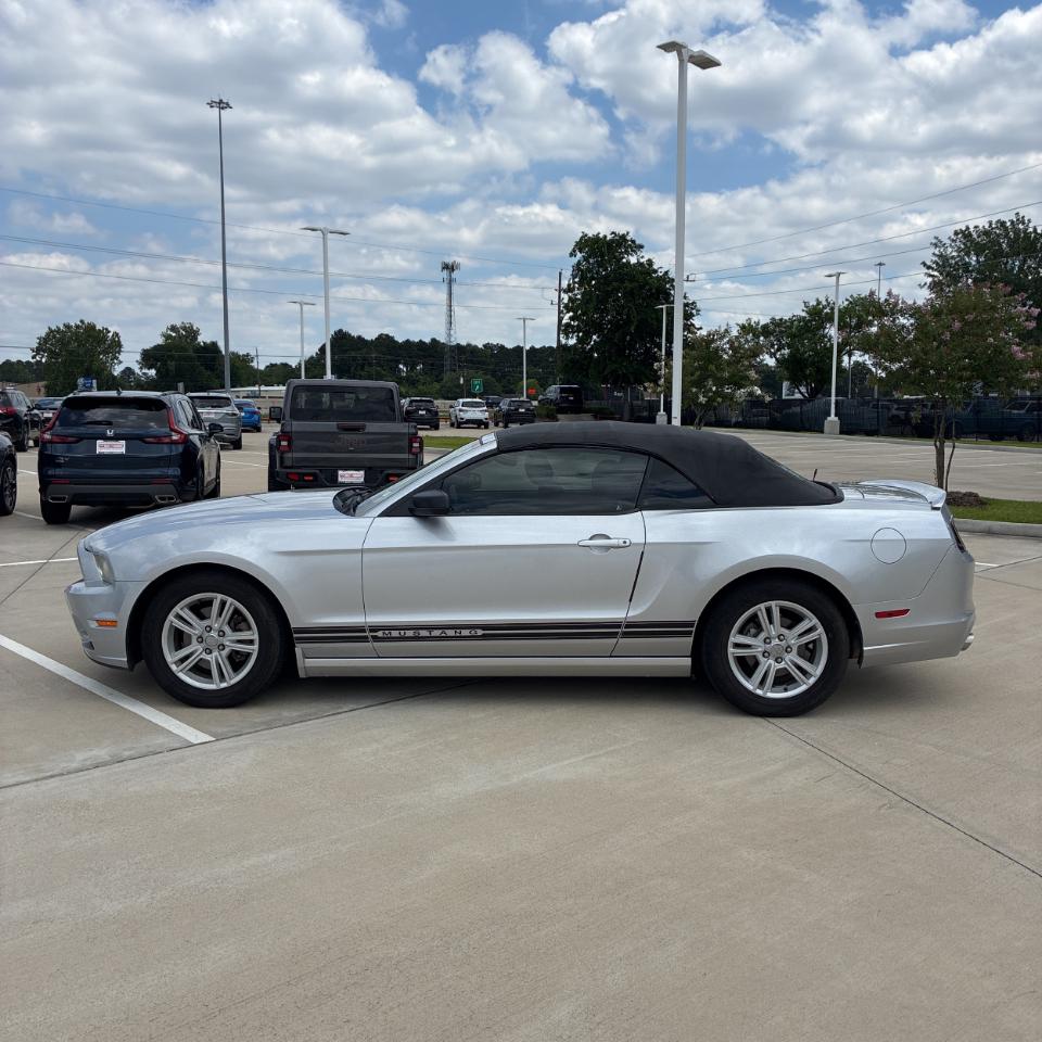 Ford Mustang 2dr Conv V6 2013