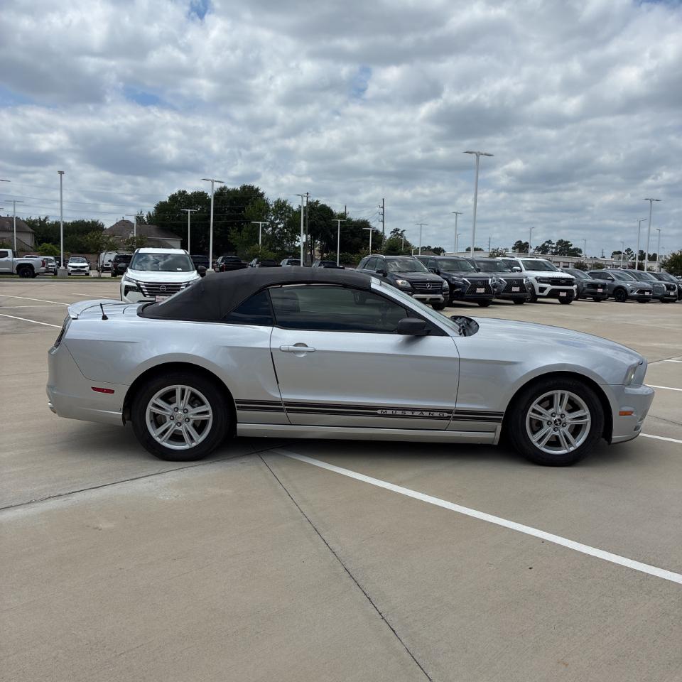 Ford Mustang 2dr Conv V6 2013