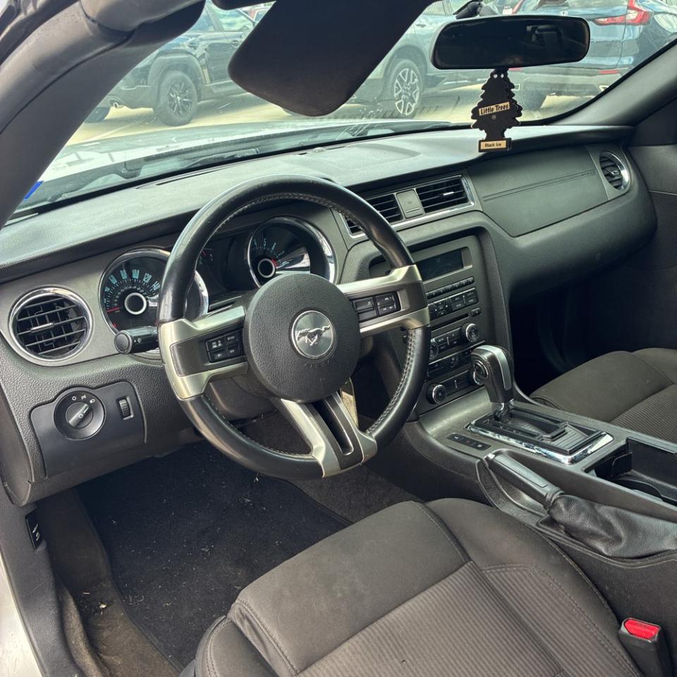 Ford Mustang 2dr Conv V6 2013