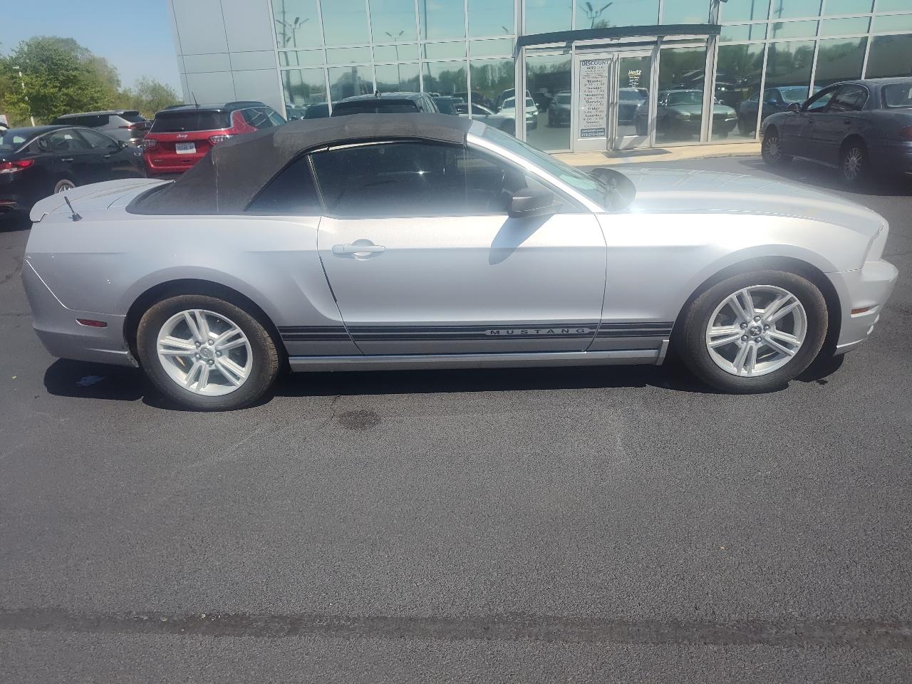 Ford Mustang 2dr Conv V6 2013