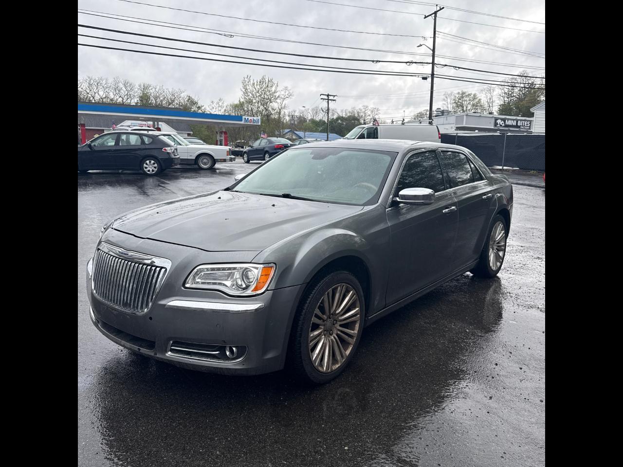 Chrysler 300 4dr Sdn 300C RWD 2011