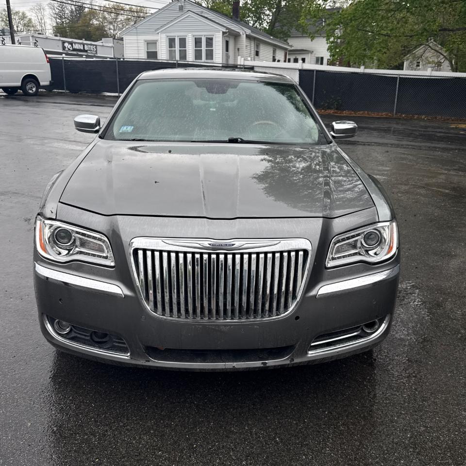 Chrysler 300 4dr Sdn 300C RWD 2011