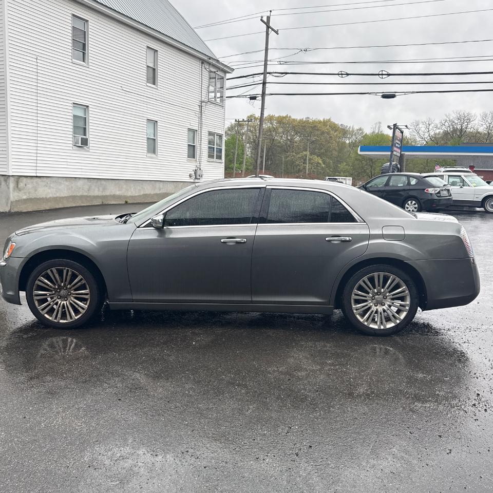 Chrysler 300 4dr Sdn 300C RWD 2011