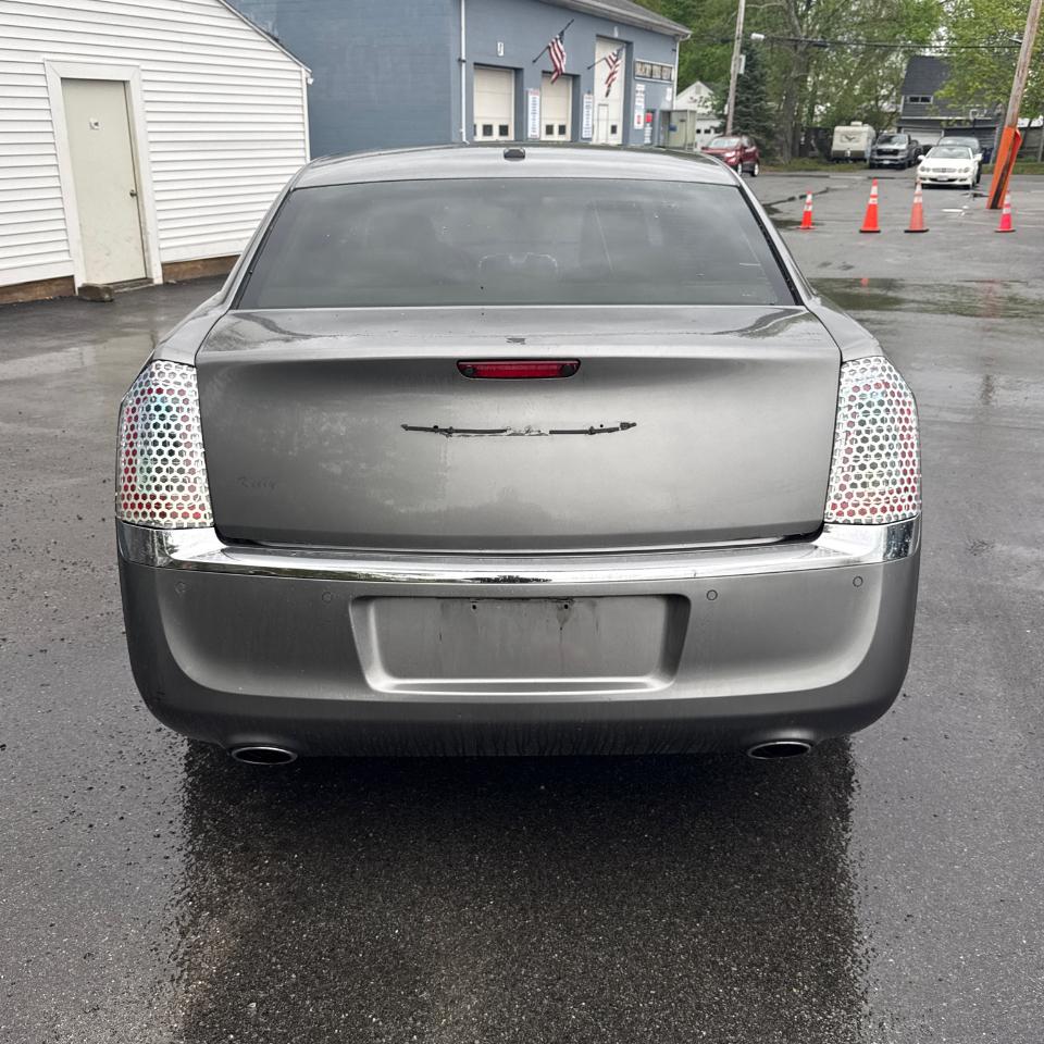 Chrysler 300 4dr Sdn 300C RWD 2011