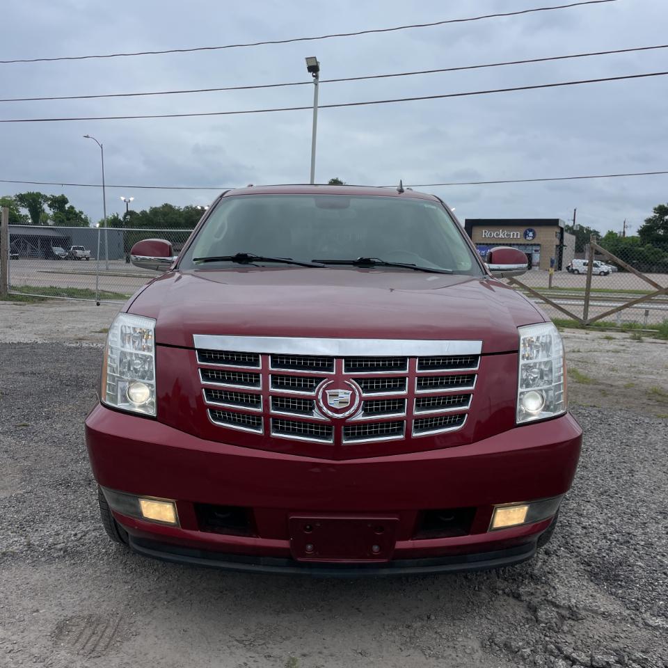 Cadillac Escalade AWD 4dr Luxury 2011