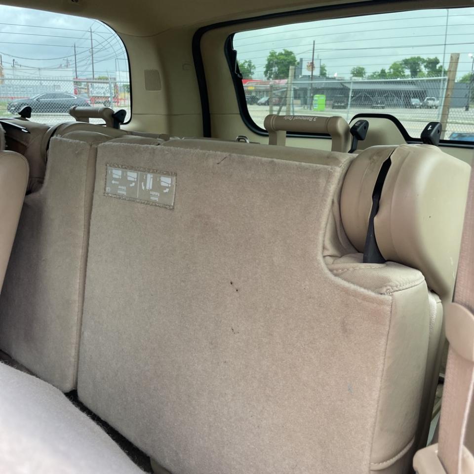 Cadillac Escalade AWD 4dr Luxury 2011
