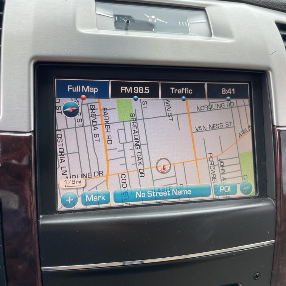 Cadillac Escalade AWD 4dr Luxury 2011